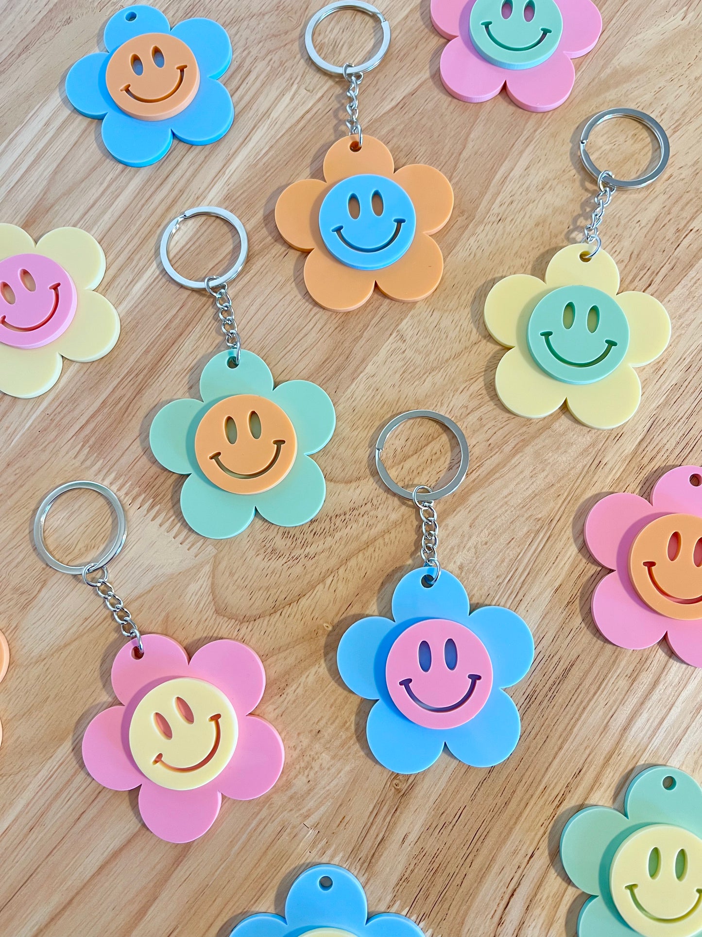 Smiley Flower Keyring